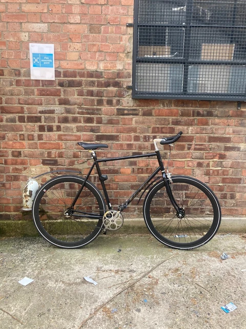 hackney classic bike