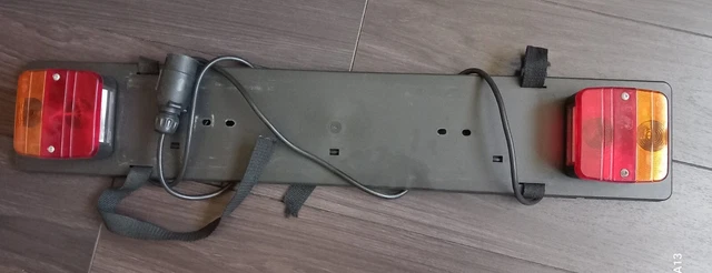 Support Feu Arrière Moto Avec Porte-Plaque - LED 12V - Fixation Latérale Essieu