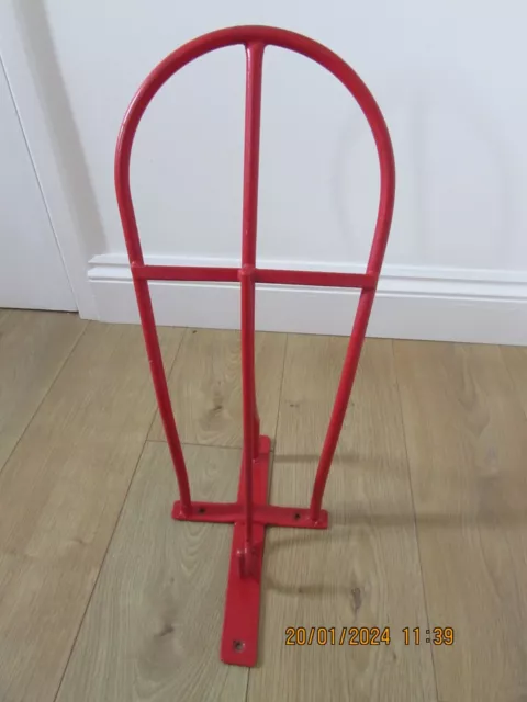 Red Saddle Rack