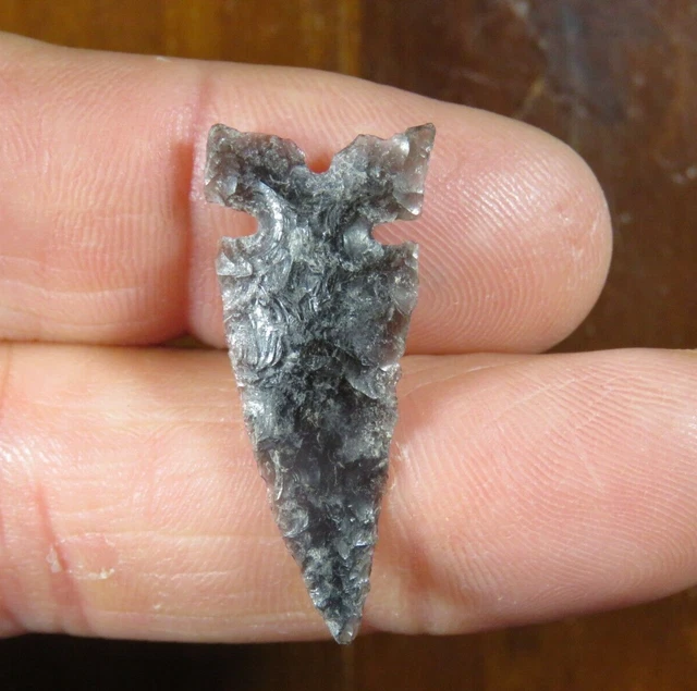 Outstanding translucent obsidian Desert arrow point found near Eugene, Oregon