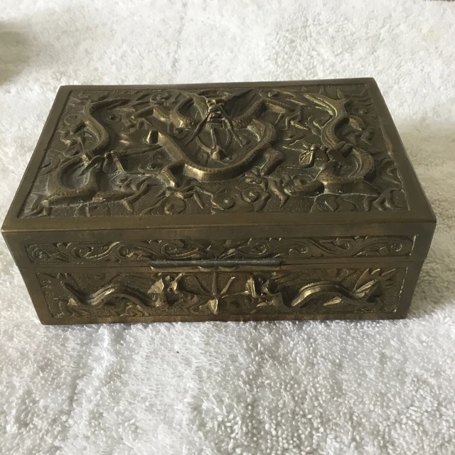ANTIQUE CHINESE BRASS Humidor Box With 1930’s Dragon Motif Wood Lined £