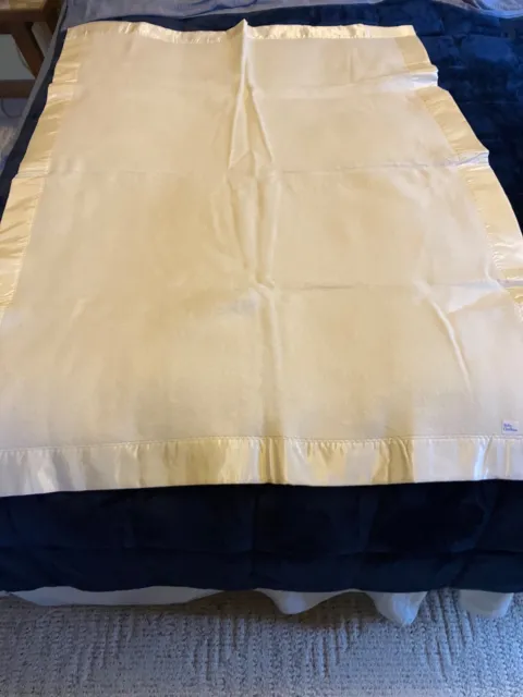 Vintage CHATHAM White 100% Acrylic Baby Crib Blanket Satin