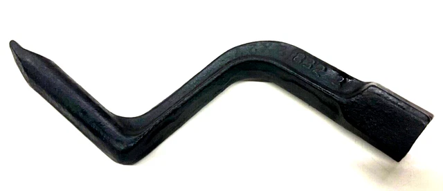 Vintage 2X27 Engine Crank Handle, 832-3