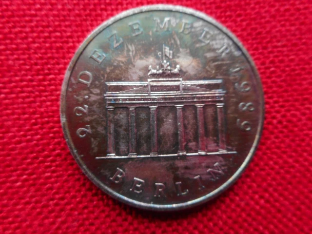 DDR 20 Mark 1990,Brandenburger Tor,Silber     (42)