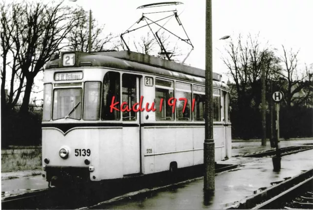 N124) Foto BVG Berlin Straßenbahn, S-Ostkreuz, TZ69 5139. Linie 21. 1971