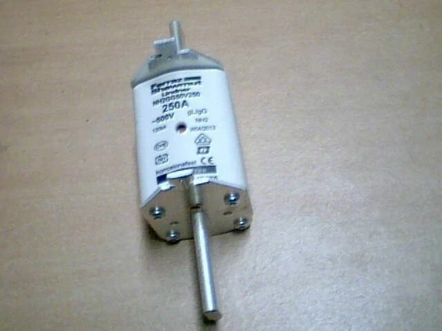 Cartridge Fuse Ferraz Shawmut NH2 250A 500V gL/gG NH2GG50V250 NEUF