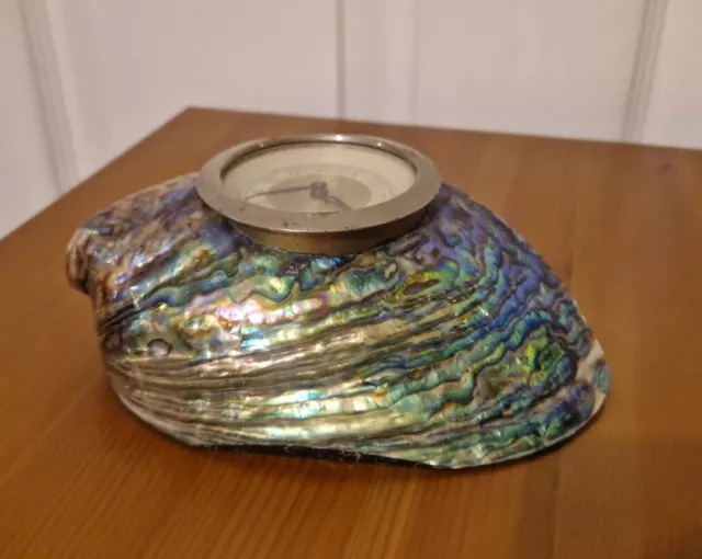 Vintage Abalone N.Z  Paua Shell Desk Mantel Clock Ataahua Wind Up Kitsch Retro