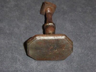 VERY RARE 18th C OLD PRIMITIVE EARLY HAND FORGED IRON DOOR KNOB PULL HANDLE 1700