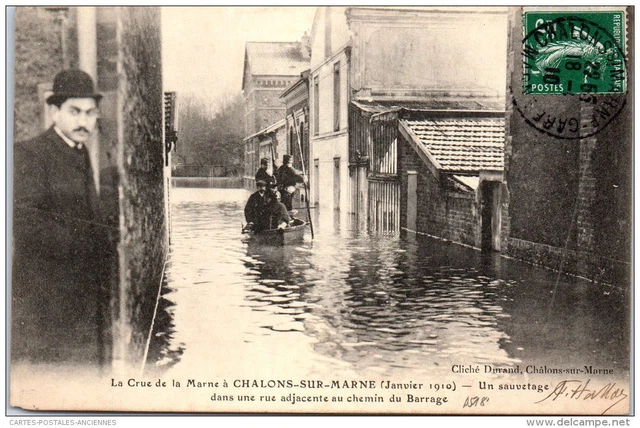 51 CHALONS SUR MARNE - crue 1910, un sauvetage