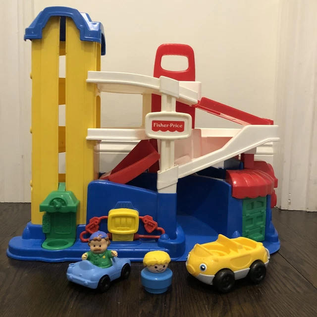 FISHER PRICE LITTLE People Parking Garage Gas Station 2393 Vintage