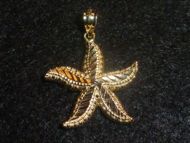 14K Solid Yellow Gold Etched & Diamond-Cut Starfish Pendant - 1.51 Grams