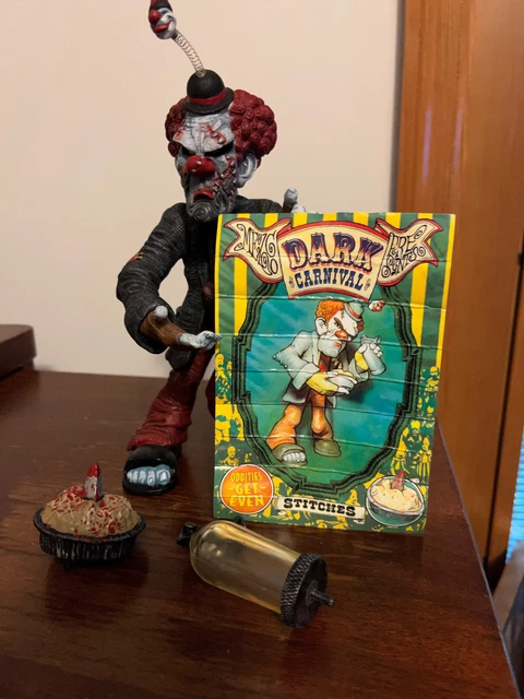 Mezco Dark Carnival Presents STITCHES The Clown Bobble-Head Figure