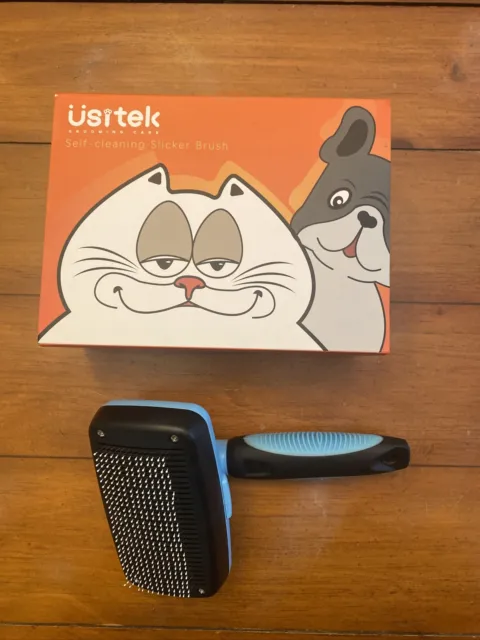 Usitek Dog/Cat Brush for Shedding and Grooming Self-cleaning Slicker Brush for D