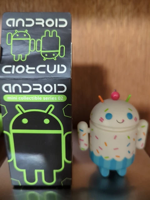 Android Mini Collectible Figure Series 02, Super Rare, Cupcakes - No damage
