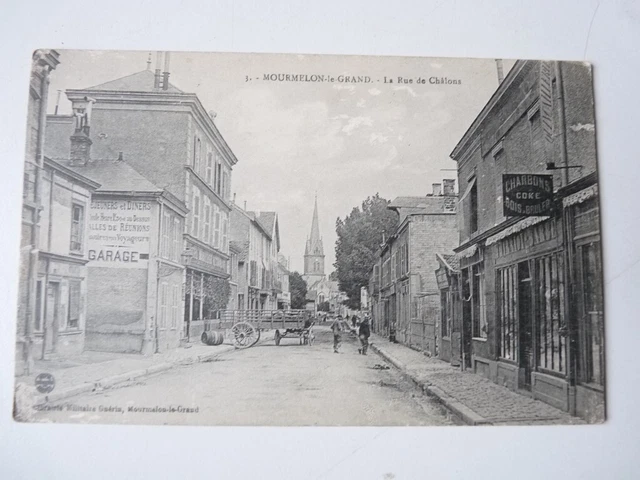 CPA 51 Mourmelon-le-Grand La rue de Châlons (24389)