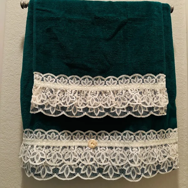 Saturday Knight ltd. Bathroom Towel Lot Set Green With White Lace VTG USA Made