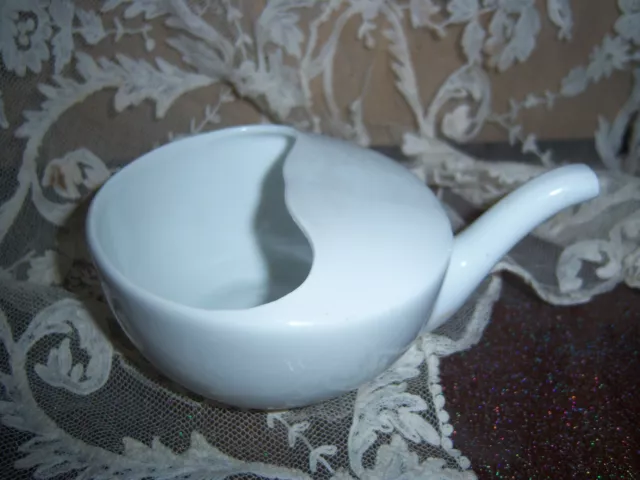 Ancien Canard, biberon de malade tasse à bec porcelaine  L 13cm