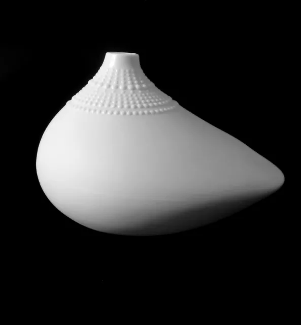 Tapio Wirkkala Rosenthal „Pollo“ H 8cm rocking vase porcelain matte annees 70