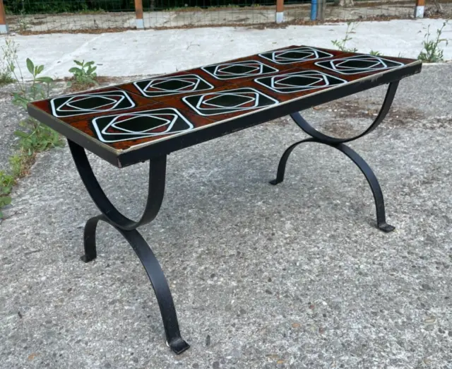Table basse en fer forgé et carreau céramique en bon état Vintage 50-60