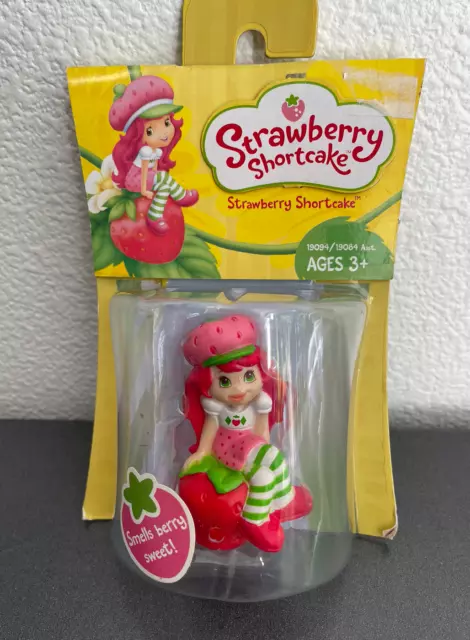 2009 Strawberry Shortcake Figure Mini Doll 2.5" Hasbro American Greeting