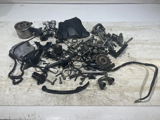 03-05 Yamaha Yzf R6 Engine Parts And Hardware Lot 03-05 Yamaha Yzf R6 Engine Parts And Hardware Lot