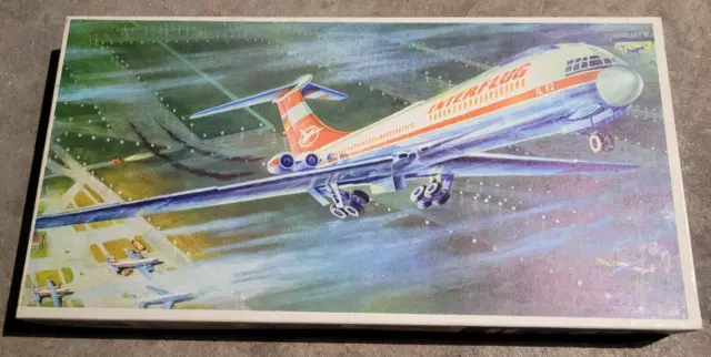 VEB PLASTICART Ilyushin IL-62 Aeroflot 1:100 NEU