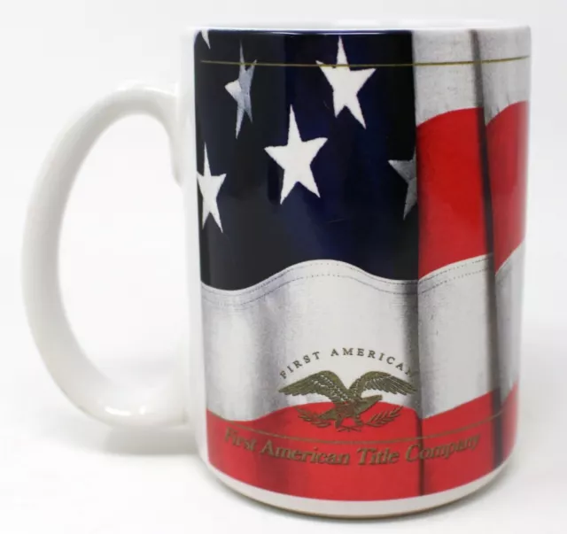 Taza de café grande First American Title Company Flag Eagle