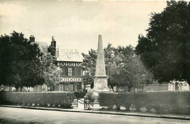 Carte ETREPAGNY Monument de 1870 Square des Poilus