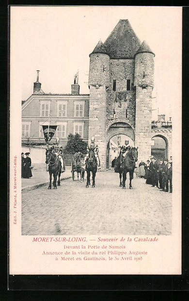 CPA Moret-sur-Loing, La Cavalcade 1905, in front of the Samois Gate