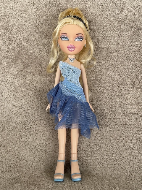 princess polly baby blue dress 5,842 Cloas Royalty-Free Images, Stock Photos & Pictures main image 1