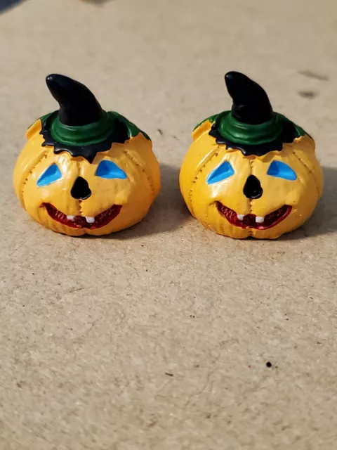 Dollhouse Halloween Carved Pumpkin Jack O Lantern Pair Resin Miniature 1:12