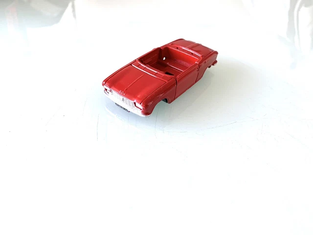 Dinky Toys Atlas Peugeot 204 Cabriolet En L’état