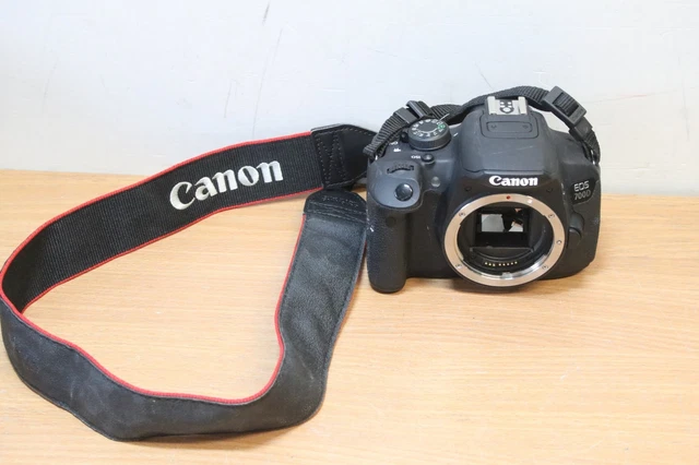HS, en panne, pour pieces, cassé :   Boitier appareil photo CANON EOS 700D