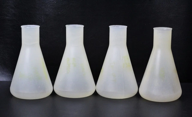 Lot of (4) Nalgene 250mL Narrow Mouth Erlenmeyer Flasks Lot of (4) Nalgene 250mL Narrow Mouth Erlenmeyer Flasks