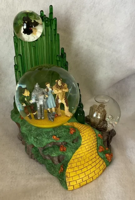 Wizard of Oz Yellow Brick Road Emerald City Music Globe Westland Giftware