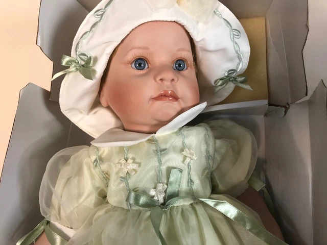 2004 20" Paradise Galleries Treasury Collection "Catherine" Baby Doll 2