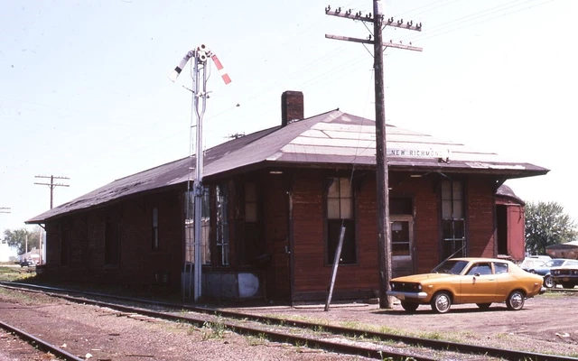 Chicago & North Western New Richmond,WI Station Orig Kodachrome Slide H32