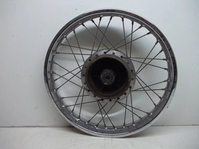 jante avant fortement voilée de Honda 125 cm année 1992