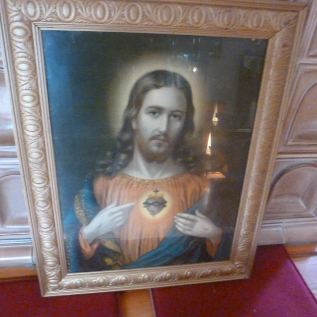 Altes Heiligenbild flammendes Herz Jesus  im Goldrahmen mit Glas