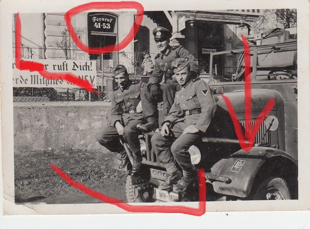 Foto WH 3. Gebirgs-Division Funker LKW Büssing NAG Gebirgsjäger Geb.Jg.  *156 2