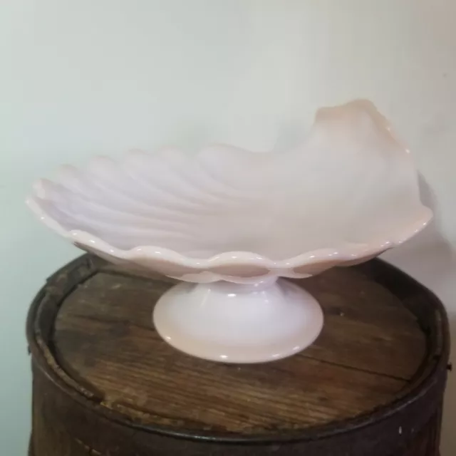 Vintage Cambridge Crown Tuscan Sea Shell Pedestal Bowl