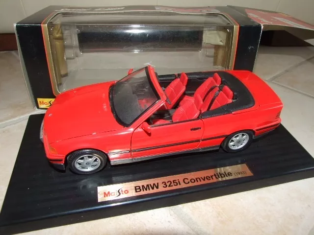 BMW 325 i CONVERTIBLE Rouge MAISTO 1/18 défaut