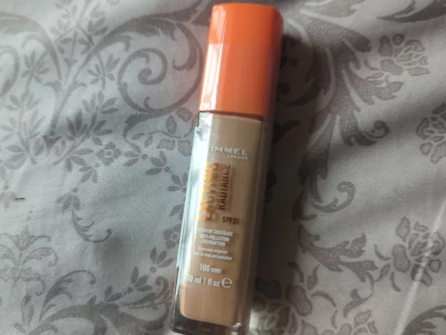 RIMMEL Lasting Radiance Medium Coverage Foundation 30ml. 109 Ivory, NEW Sealed