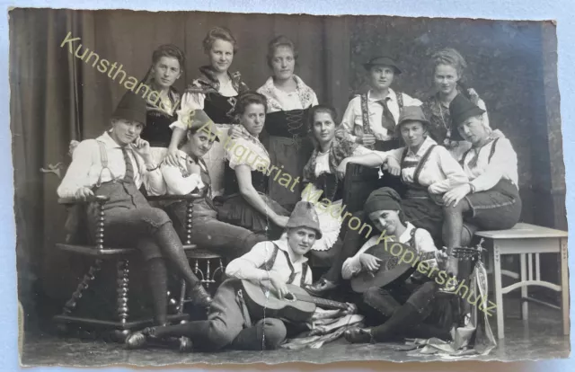 orig. Foto AK Waldenburg in Schlesien um 1920 Mädchen Frauen Tracht Trachten