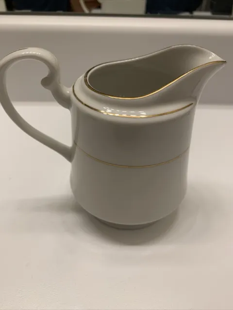 ROYAL MAJESTIC Fine China D'OR 8404 Pattern Creamer, White/Gold Trim, Pre-Owned!