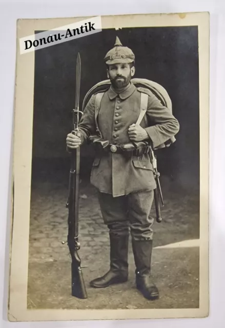 Photo portrait WW1 field grey Landwehr reg. 1 - Pimple hood rifle storm luggage