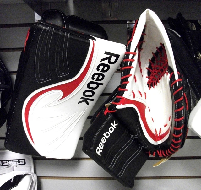 NEW REEBOK LARCENY Pro Goal goalie blocker glove senior ice hockey