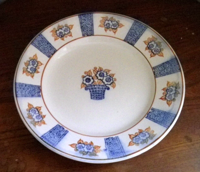 Ancienne assiette Longwy série Clamart Décor corbeille de fleurs