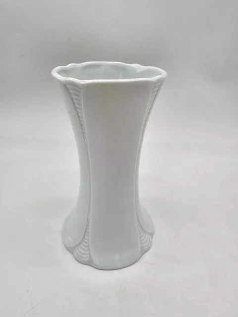 Royal Porzellan White Vase Bavaria KPM Germany Handarbeit