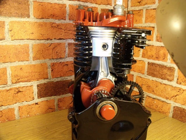 Cutaway Engine, Sectioned Engine 4 stroke, Stationary Engine, Display Engine
